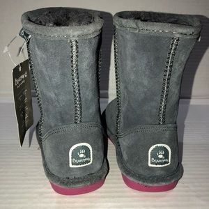 NWT! 👧🏼 BearPaw Gray Suede Real Fur Boots Size 2